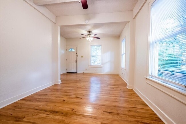 Photo - 4507 Avenue F