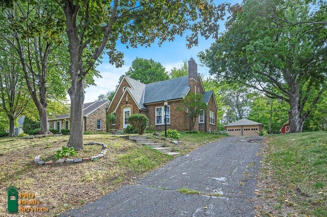 3 Bedroom Home in St. Paul - 3 Bedroom Home in St. Paul