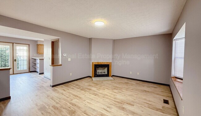 Photo - 1361 Eastwick Way