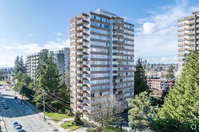 Edgewater Plaza