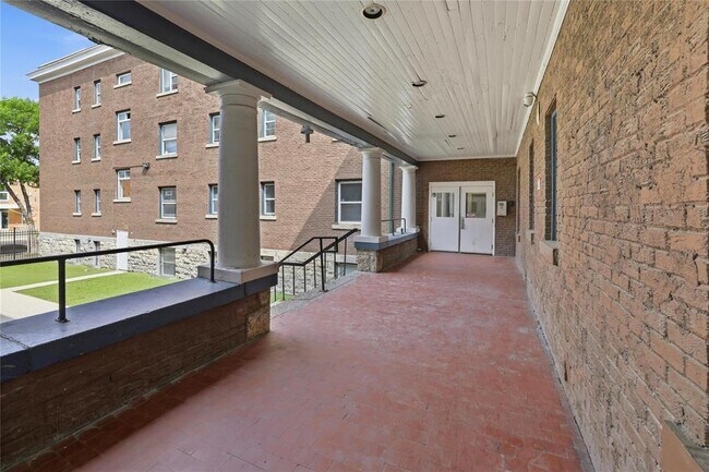 Photo - 519 Burnell St