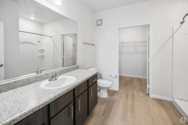 3BR, 2BA - 1,185SF - Bathroom
