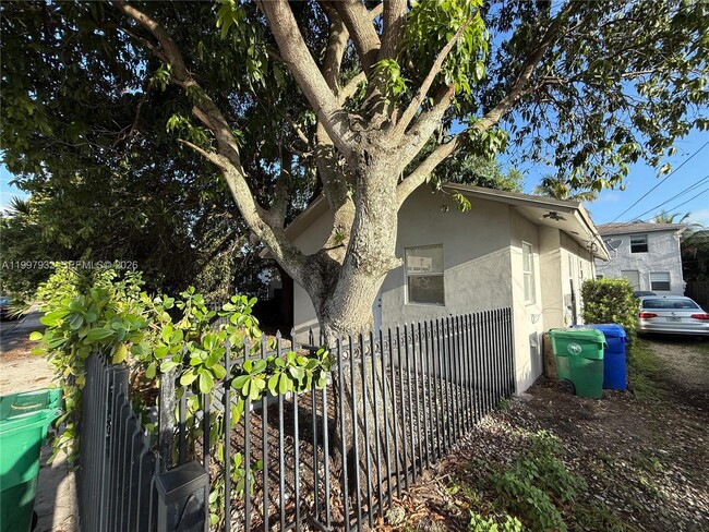 Photo - 253 NW 48th St Unit /