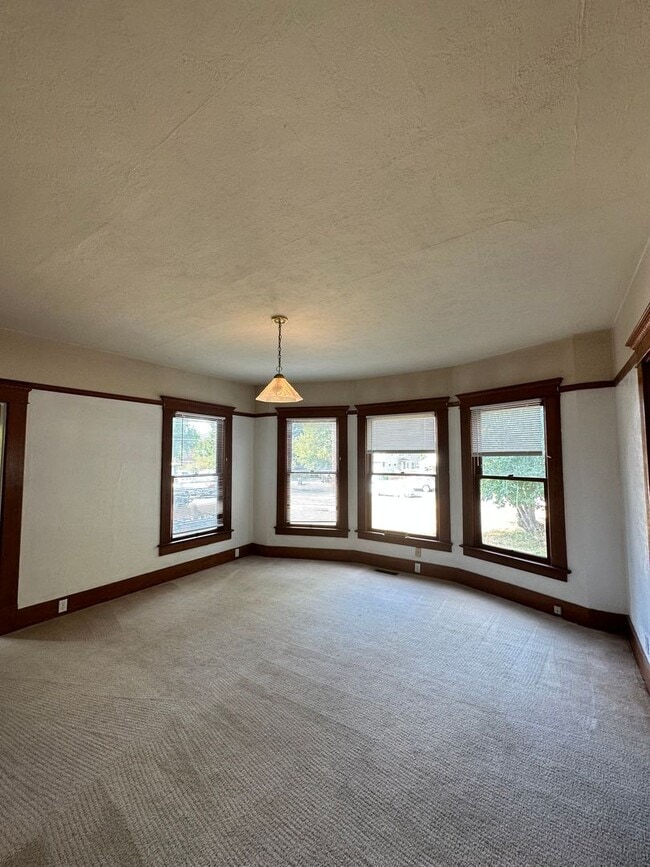 Photo - NW 5th Unit 01