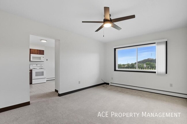 Building Photo - 717 Dakota Dr Unit 303