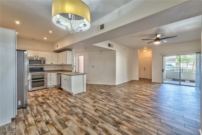 Photo - 2291 W Horizon Ridge Pkwy Unit 3114