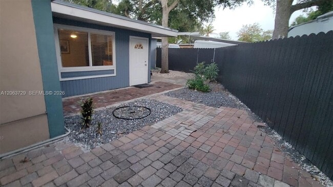 Building Photo - 1115 SW 25th Ave Unit B