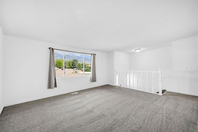 Photo - 749 Colonial Ave