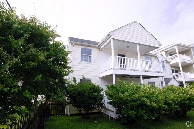 Building Photo - 319 23rd St Unit Apt 3