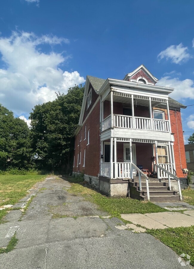 Building Photo - Hudson St Unit 2 Rental