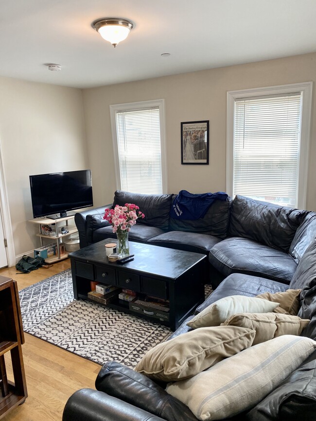 Photo - 171 Thorndike St Unidad 1