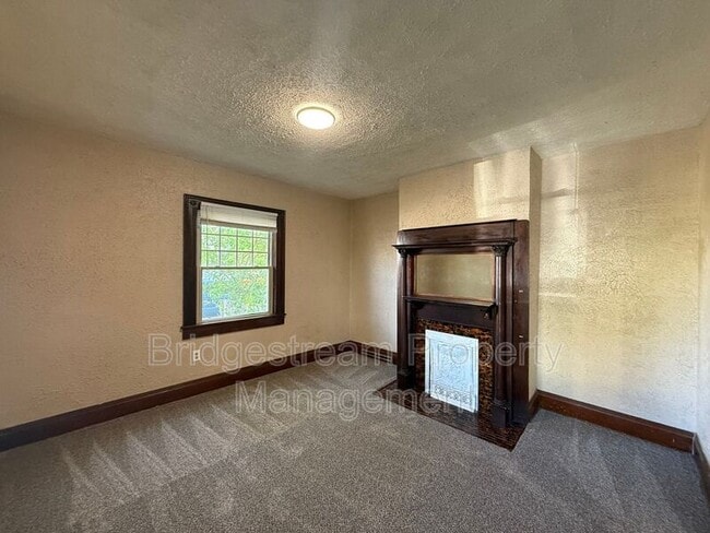 Photo - 200 Hart St