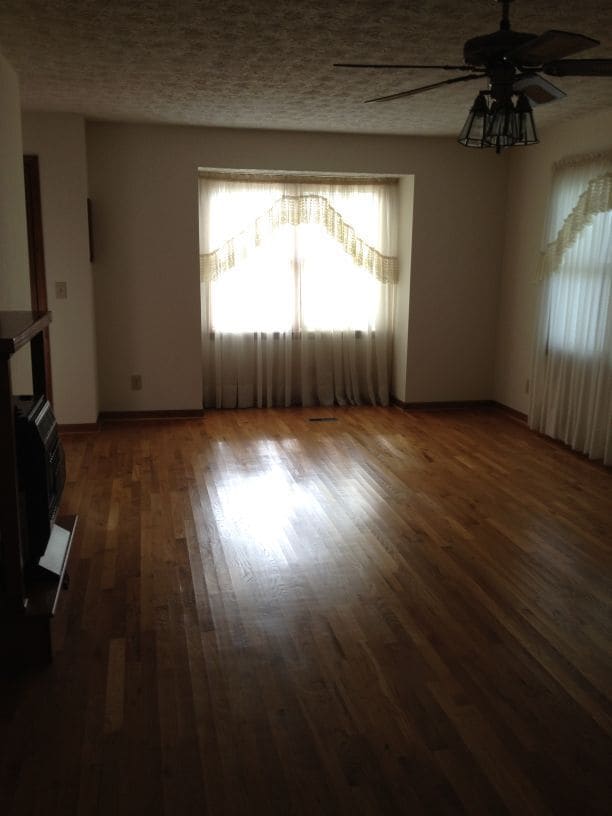 Photo - 327 Church Ave NE