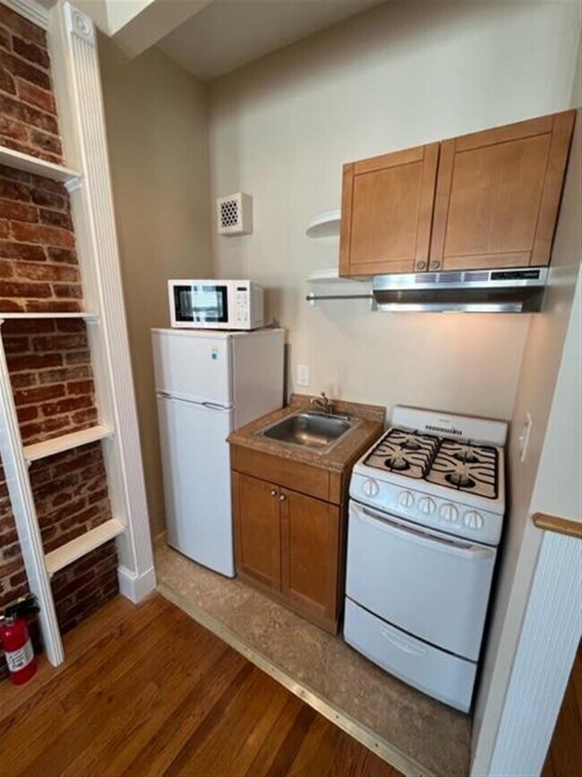 Photo - 898 Massachusetts Ave