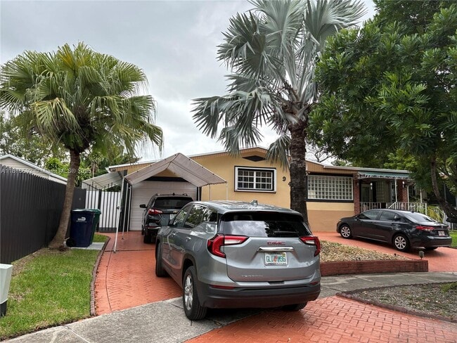 Building Photo - 9470 SW 79th St Rental