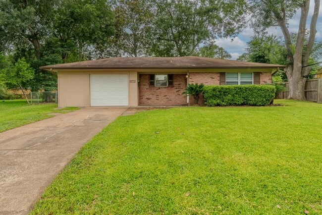 Photo - 8775 Greenridge Ln House