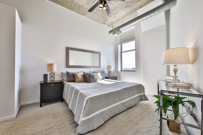 Primary Bedroom - 758 N Larrabee St Condo Unit 703
