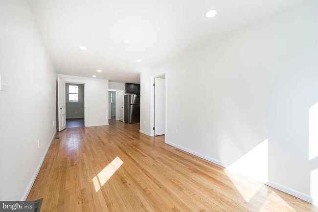 Photo - 554 Main St Unit APT 5