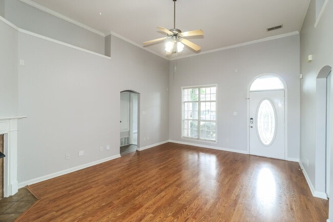 Photo - 1112 Averett Ln