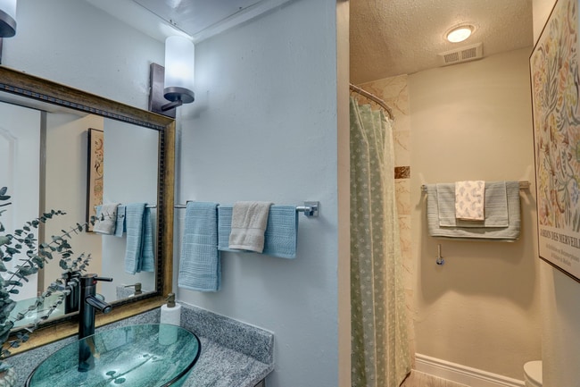 Photo - The Riviera at Clear Lake Apartamentos