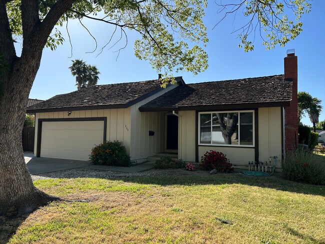 Beautifully Renovated 4 Bedroom 2 Bath Sin... - Beautifully Renovated 4 Bedroom 2 Bath Sin... House