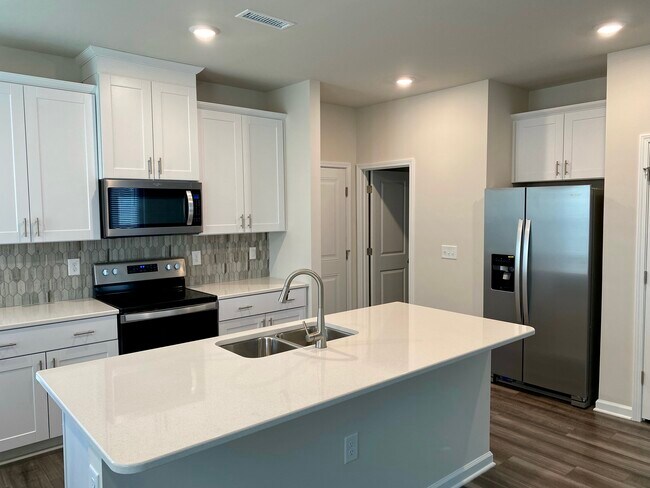 Photo - 912 Field Ivy Dr