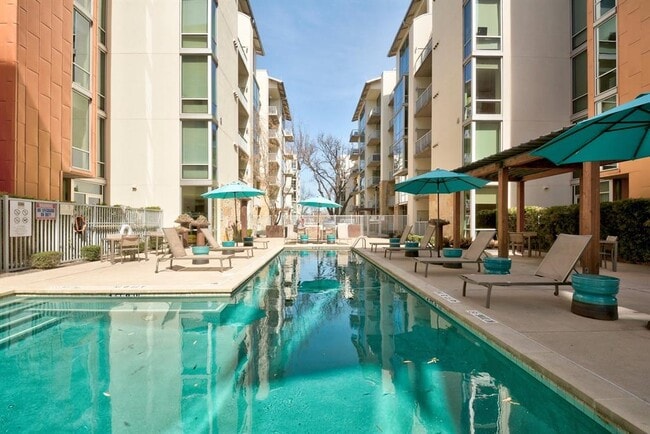 Building Photo - 1600 Barton Springs Rd Unit 6306