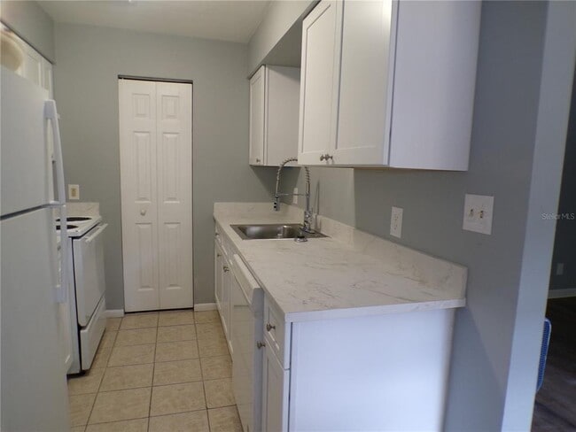1915 SW 70th Terrace