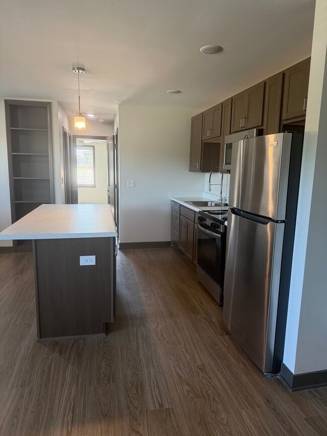 ONE BEDROOM - Rosedale Hills