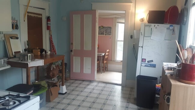 Photo - Huge sunny vintage 4bedroom apartment Unidad 2