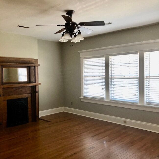 Sala de estar - 1145 Jaeger St Unidad B