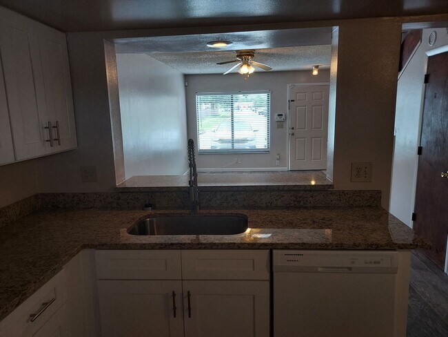 Photo - Townhouse  located near UCF - 2 Bed / 1.5 ...