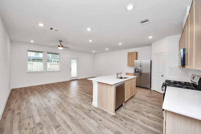 Photo - 3538 Shearwater St
