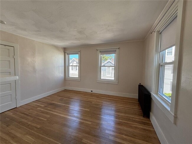 Building Photo - 15 Simmons St Unit 2 Rental