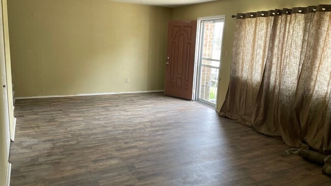 Photo - 1006 Dubose Dr