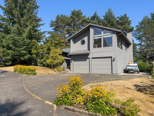 Building Photo - Spacious 3 Bedroom Cul-De-Sac Home in Cedar Mill with Easy Access to Nike, Intel, and St. Vincent