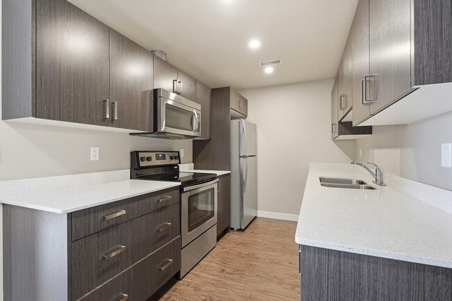 Building Photo - Liberty Park Townhomes & Carriage Homes