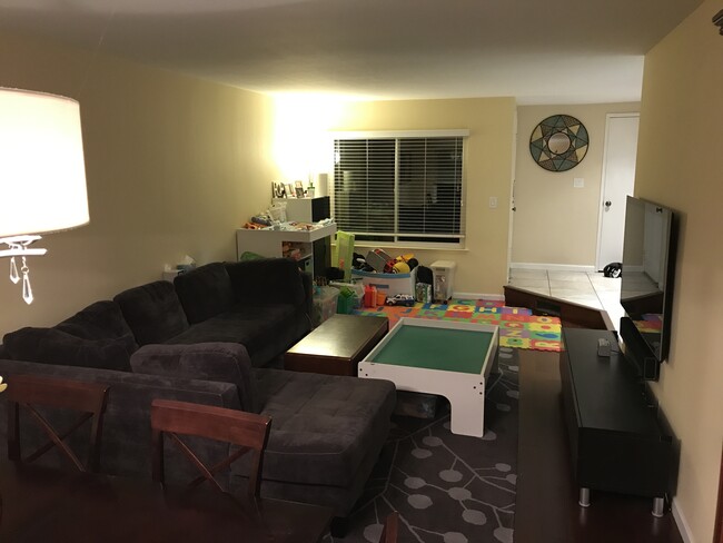 Living Room - 337 Kinross Dr