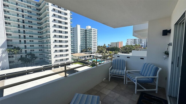 Photo - 1630 N Ocean Blvd Unidad 411