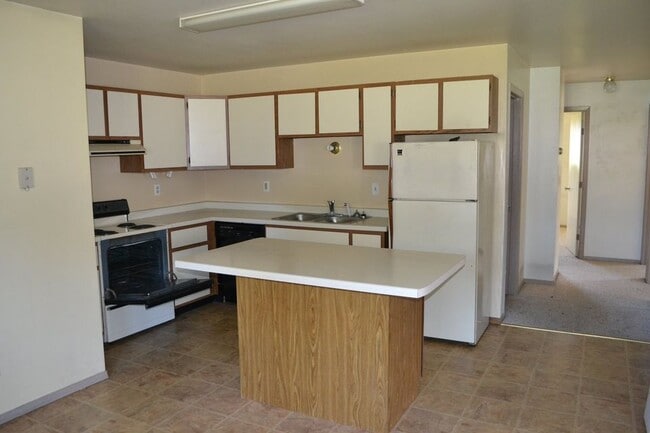 Building Photo - 270 Shannon Ct Unit #2