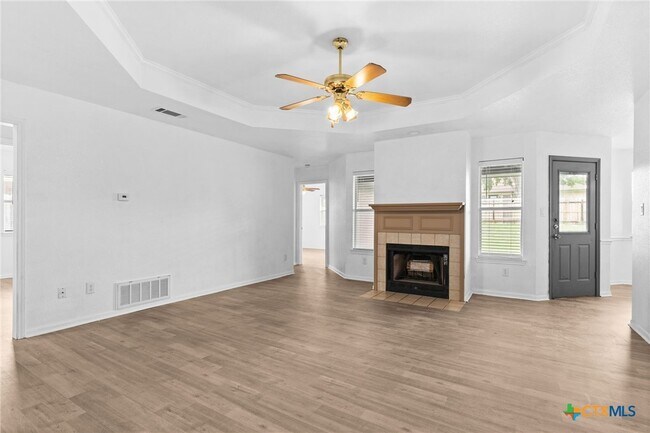 Photo - 3807 Water Oak Dr House