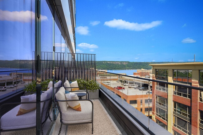 Photo - Hudson 44