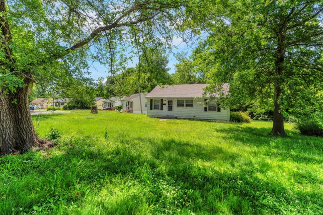 Photo - 300 Estridge Rd