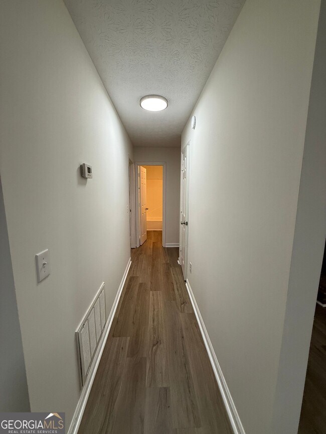 Photo - 160 W Paces Dr