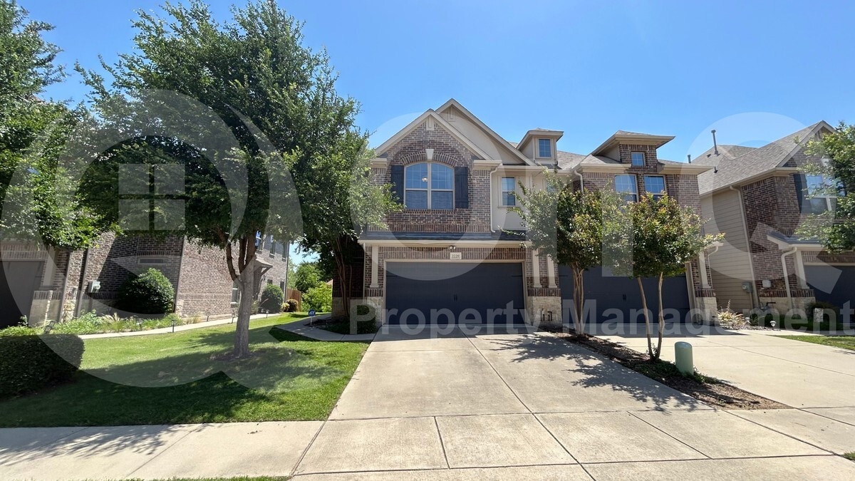 Photo - 2220 Wabash Way