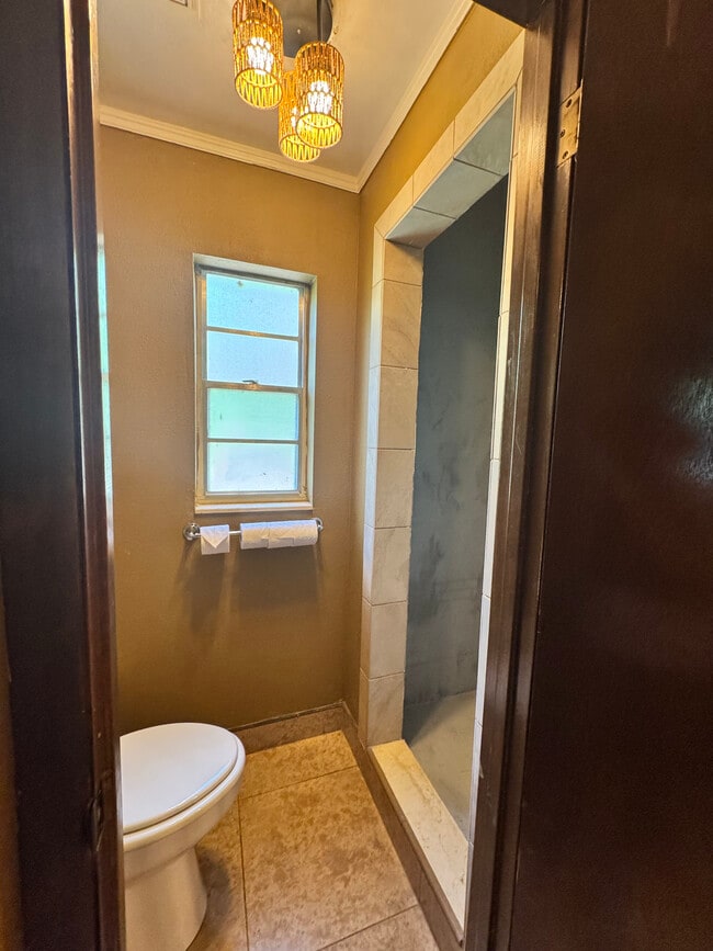Photo - 3275 S Indiana Ave
