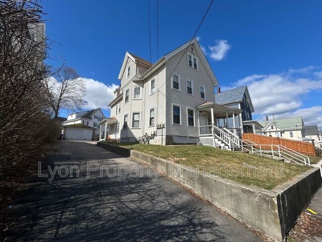 Photo - 34 Hodges Ave Unit 2