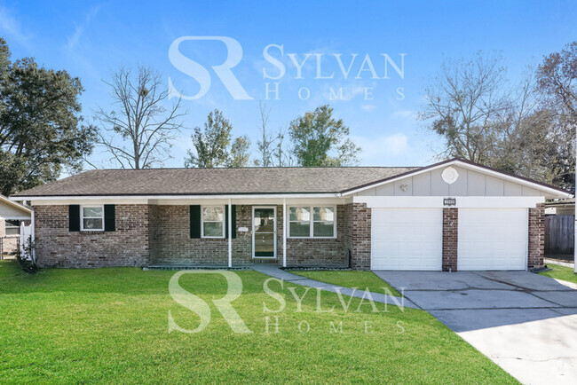 Building Photo - The Lifestyle You Deserve. Rental