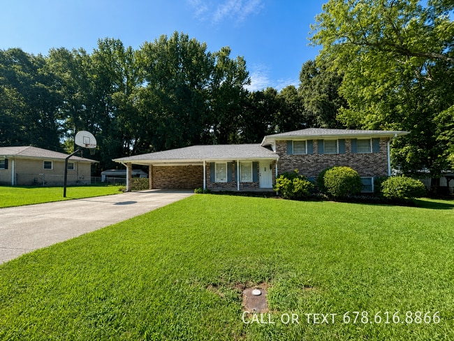 Building Photo - 2666 S Lakeview Dr SW