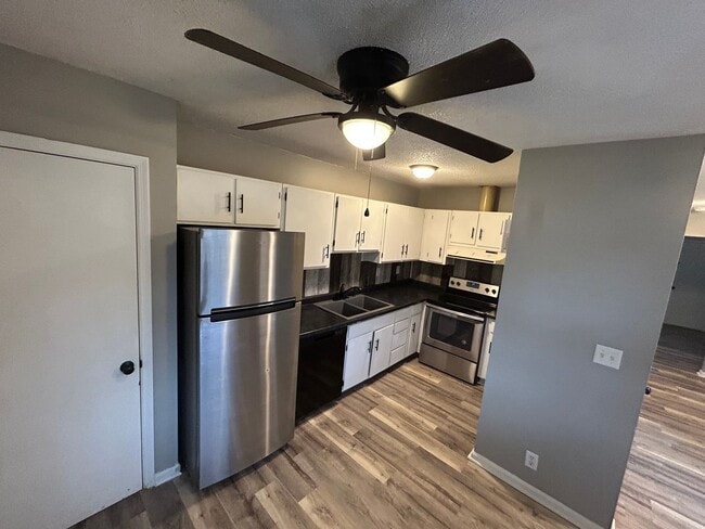 Building Photo - 2709-2711 North Kaster Court Unit 2711